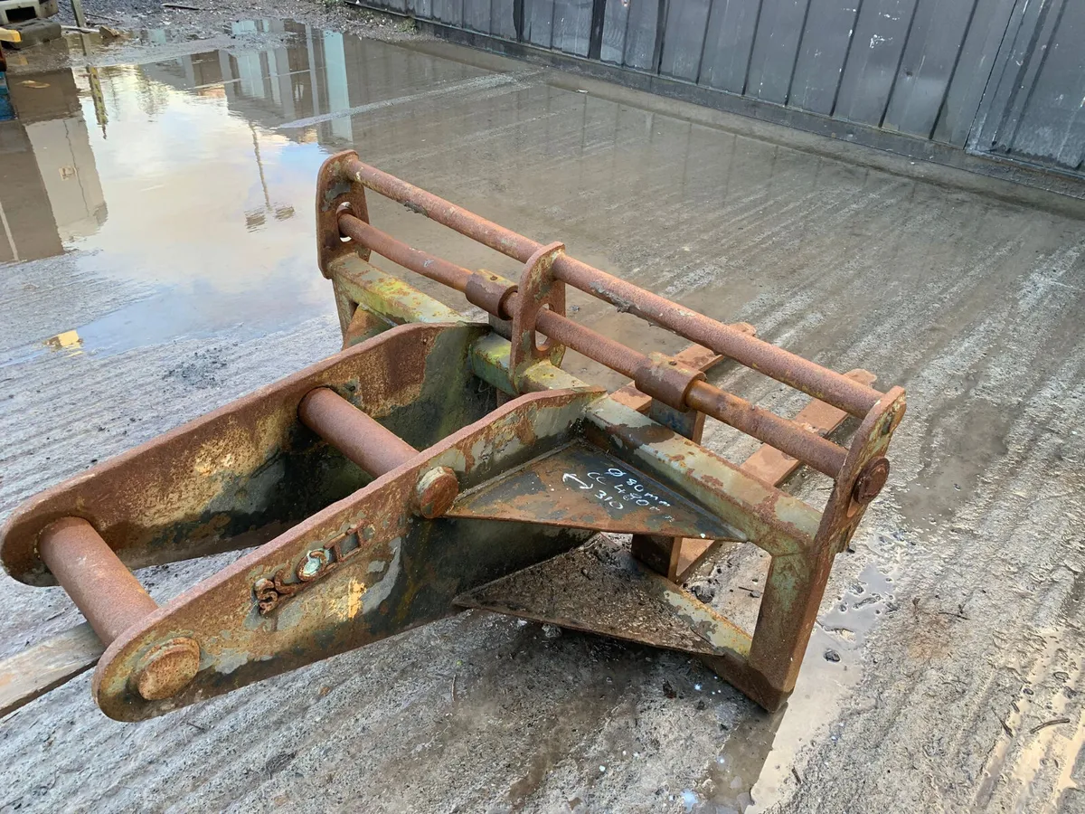 Fork Attachment To Suit 80mm pins | Centres 480mm - Image 3