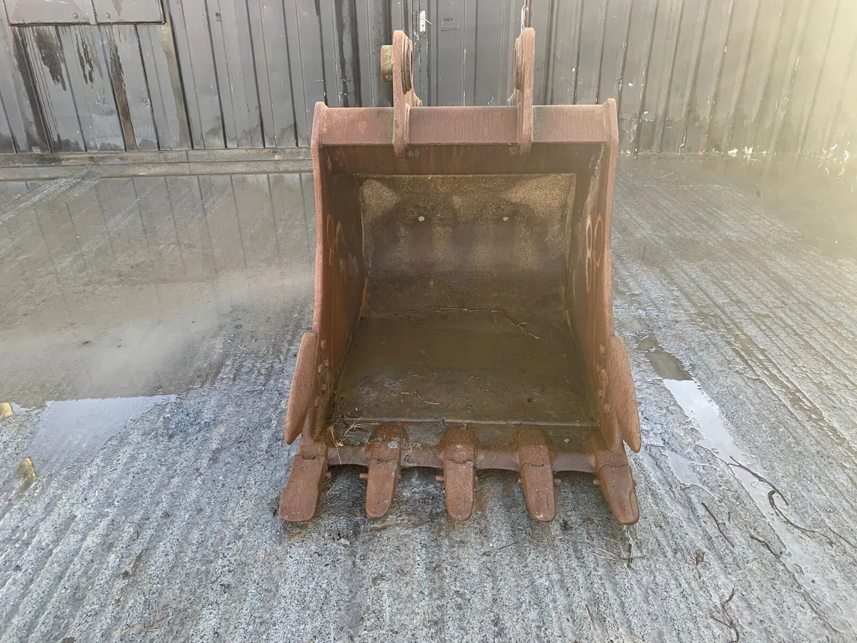 3FT Digger Bucket – 80mm Pins | 480mm Centres - Image 2