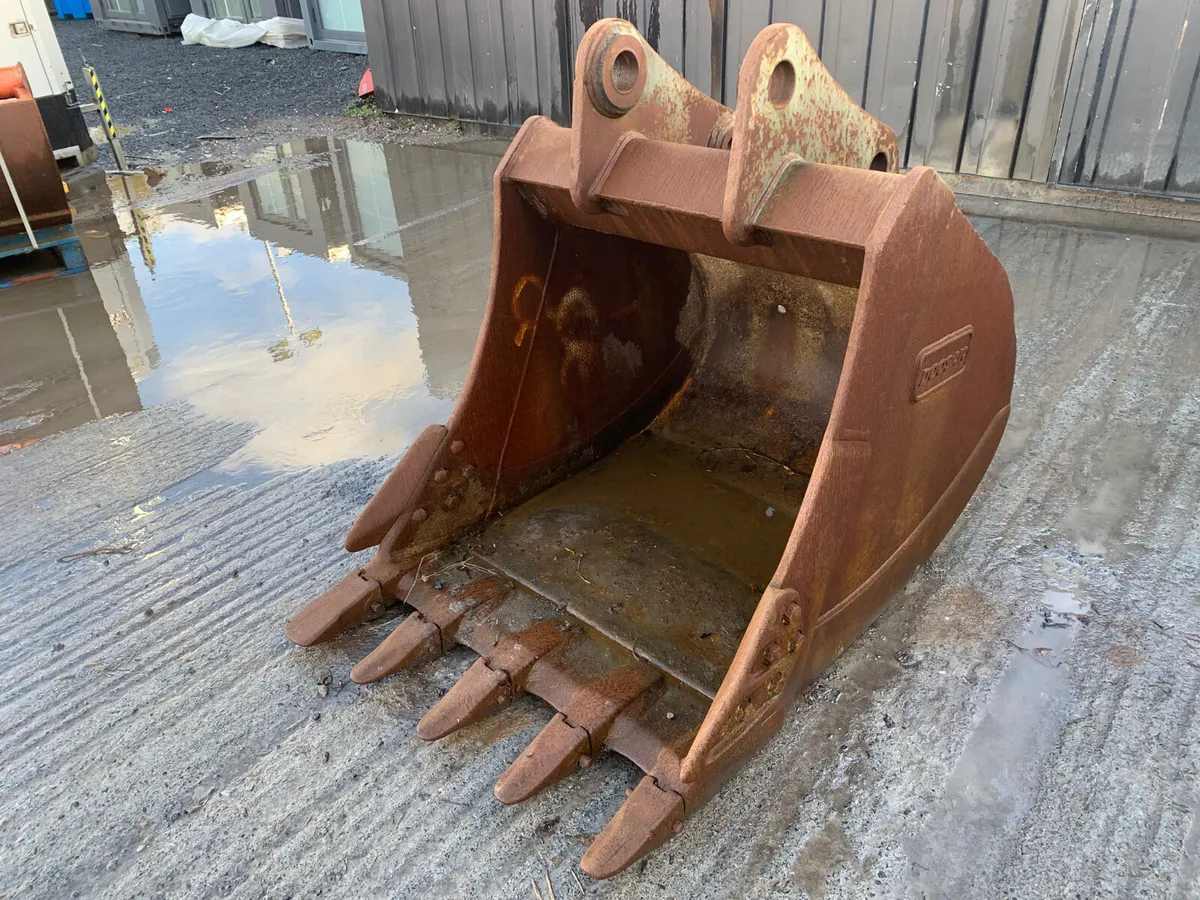 3FT Digger Bucket – 80mm Pins | 480mm Centres - Image 1