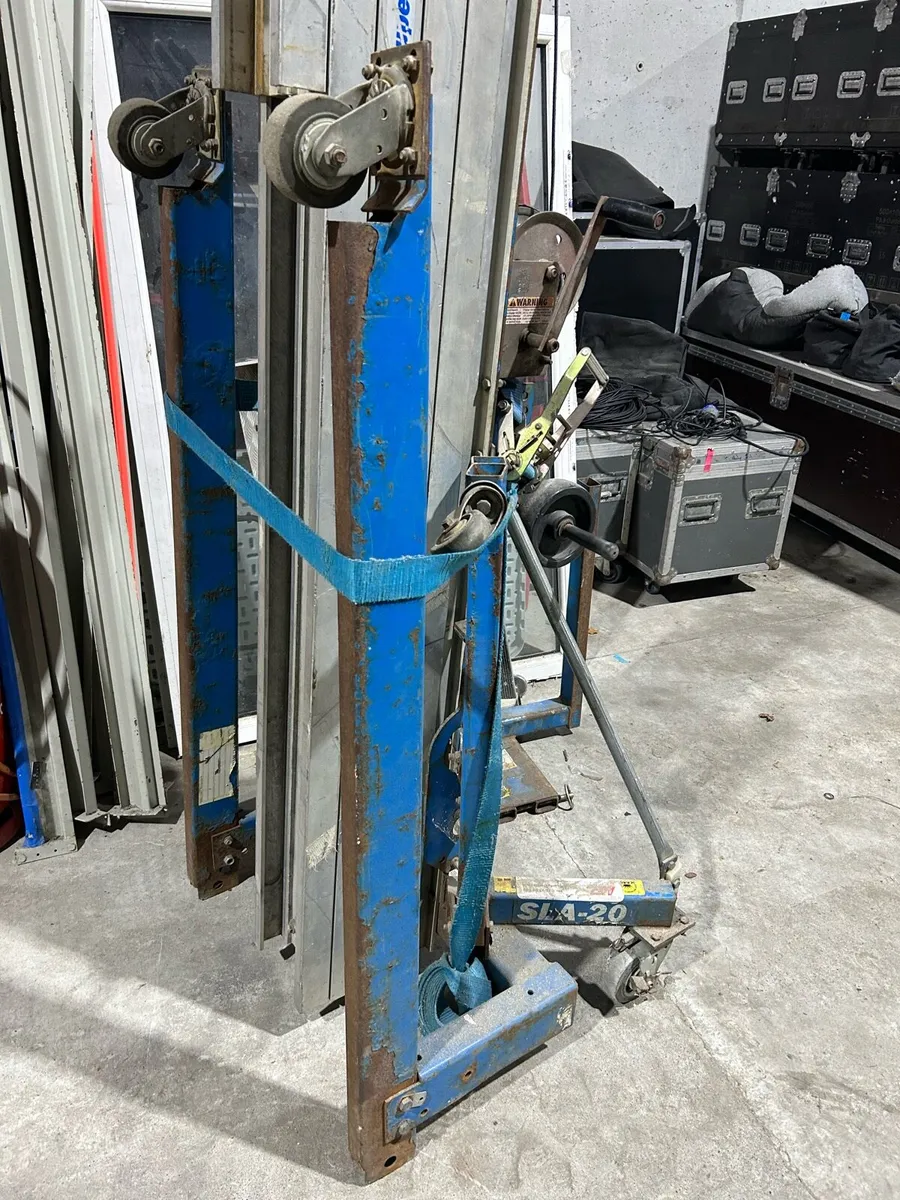 Genie SLA-20 Superlift - Image 2