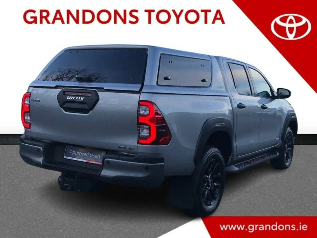 Toyota Hilux 2.8 INVINCIBLE 48V MILD HYBRID - Image 2