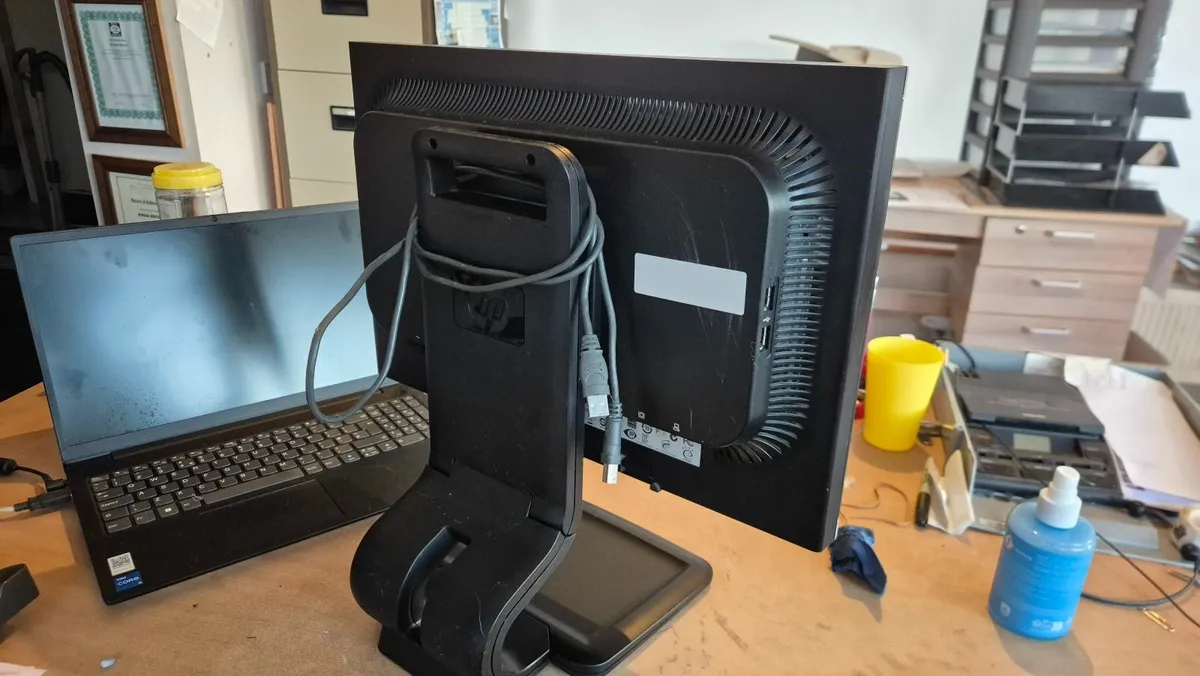 HP Computer monitor - Image 2