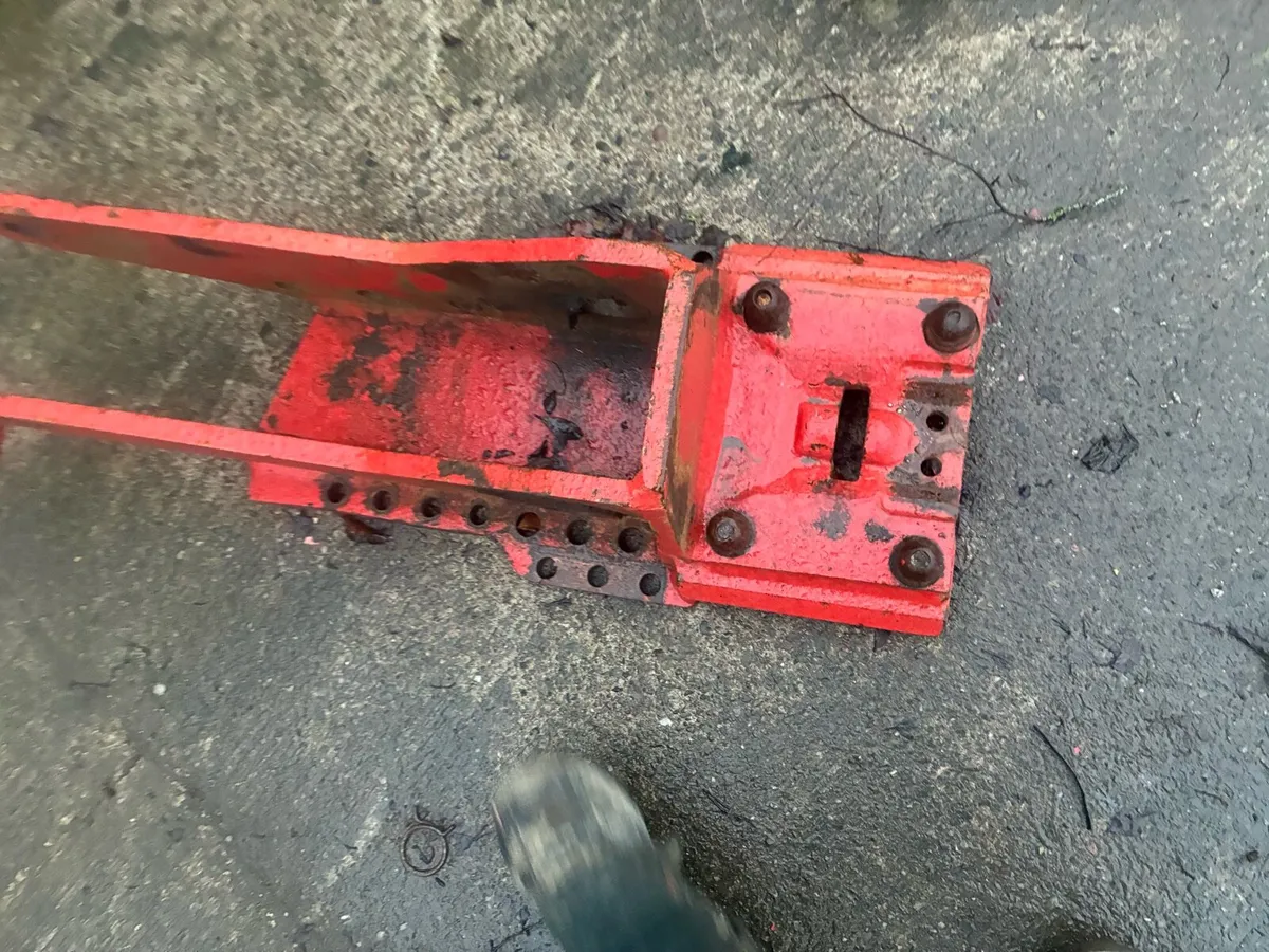 Kverneland Ploughes breaking - Image 2