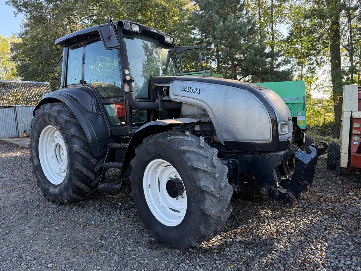 Valtra M130 - Image 1