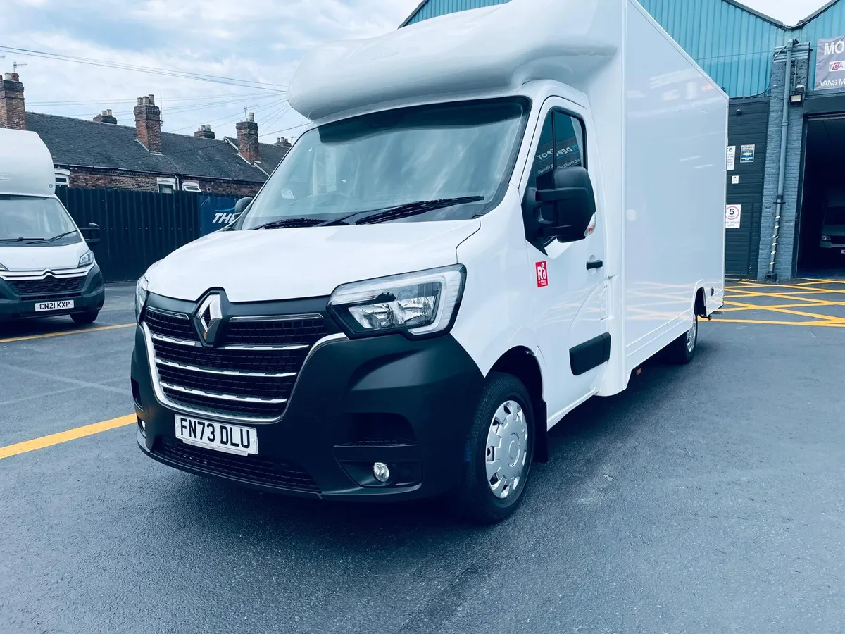 2023 Renault Master Luton Van - Image 3