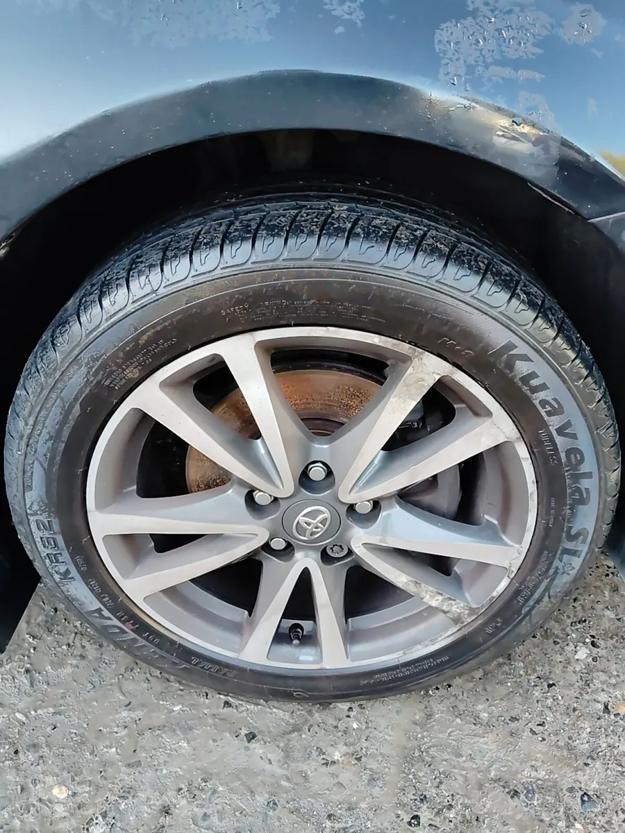 Breaking Toyota avensis 2014 2.0 diesel - Image 3