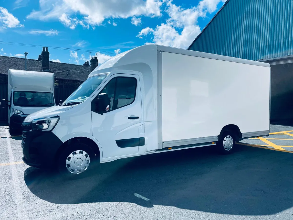 2024 Renault Master Low Loader Luton Van - Image 2