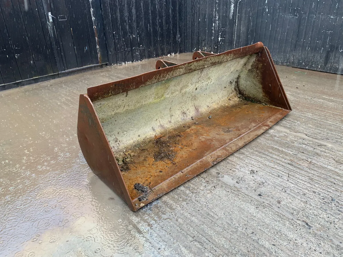 JCB Shovel Bucket - Image 1
