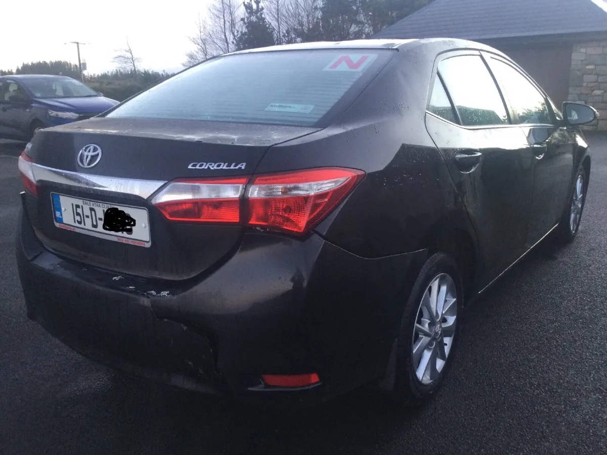 2015 Corolla automatic - Image 4
