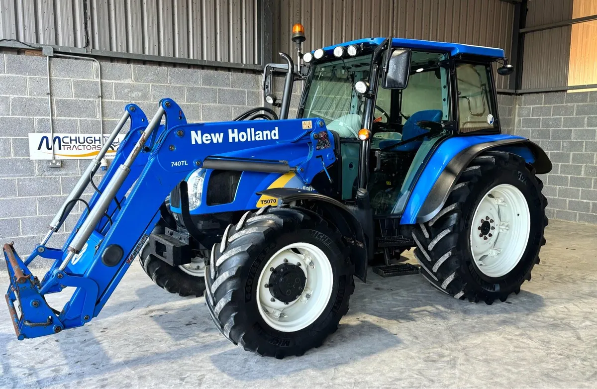2012 NEW HOLLAND T5070 c/w LOADER - Image 1