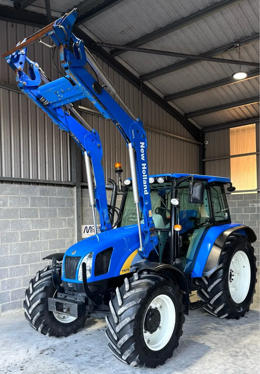 2012 NEW HOLLAND T5070 c/w LOADER - Image 2