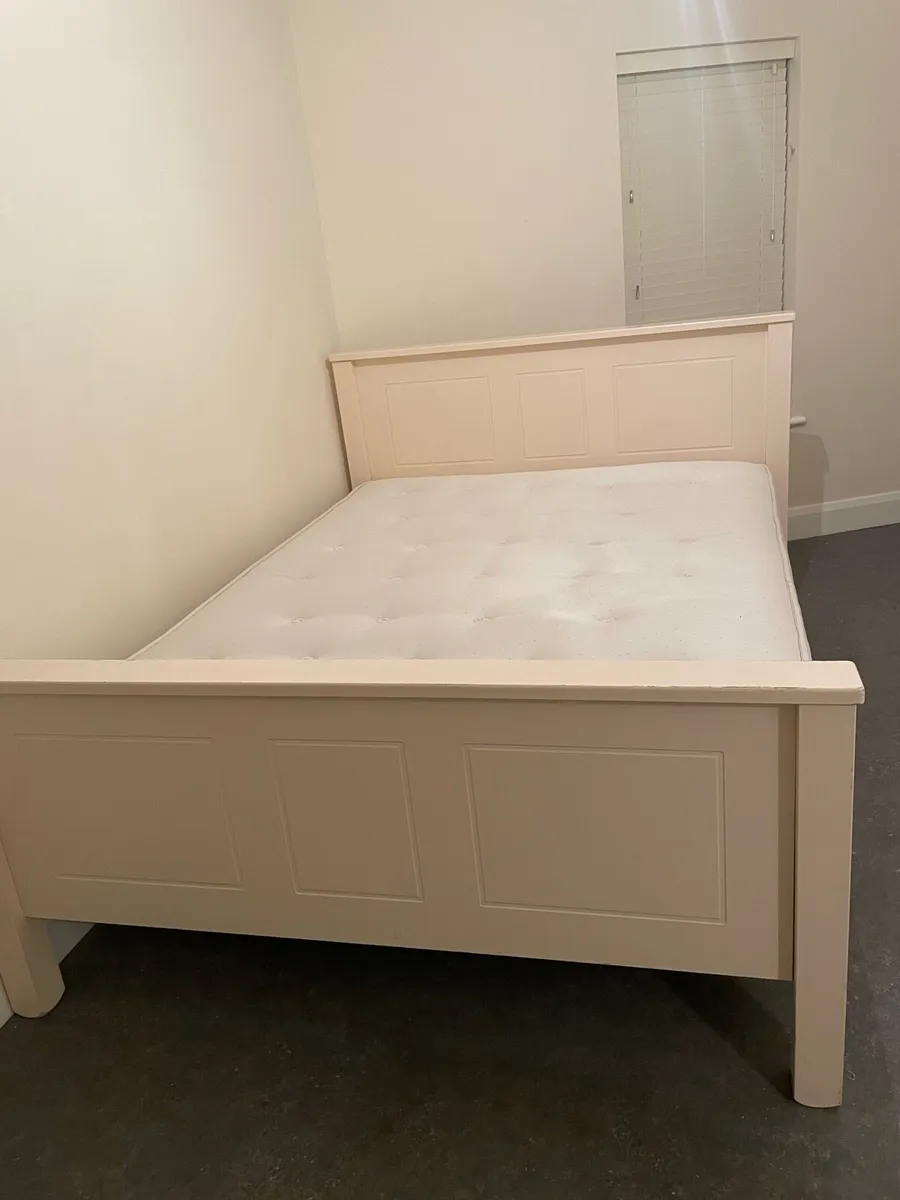 Kingsize bed - Image 2