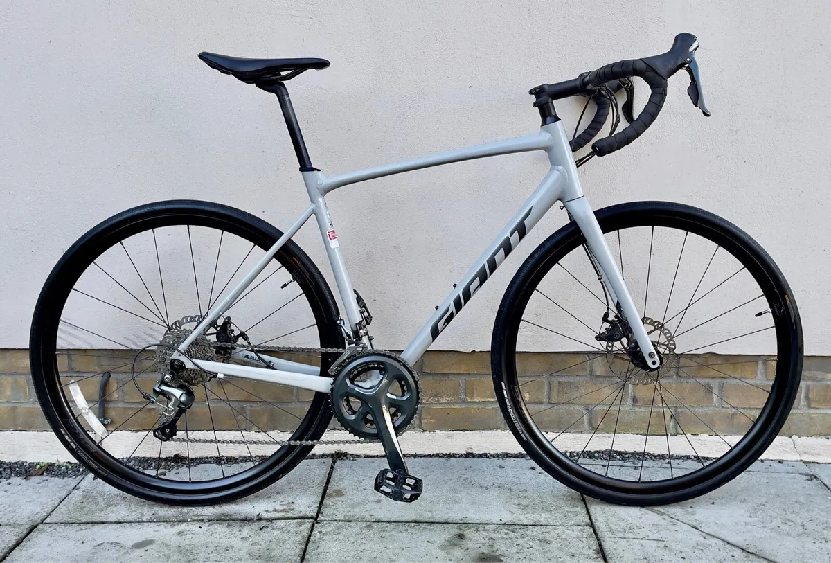 Giant Contend AR 2 Gravel - Size ML - LIKE NEW! - Image 1