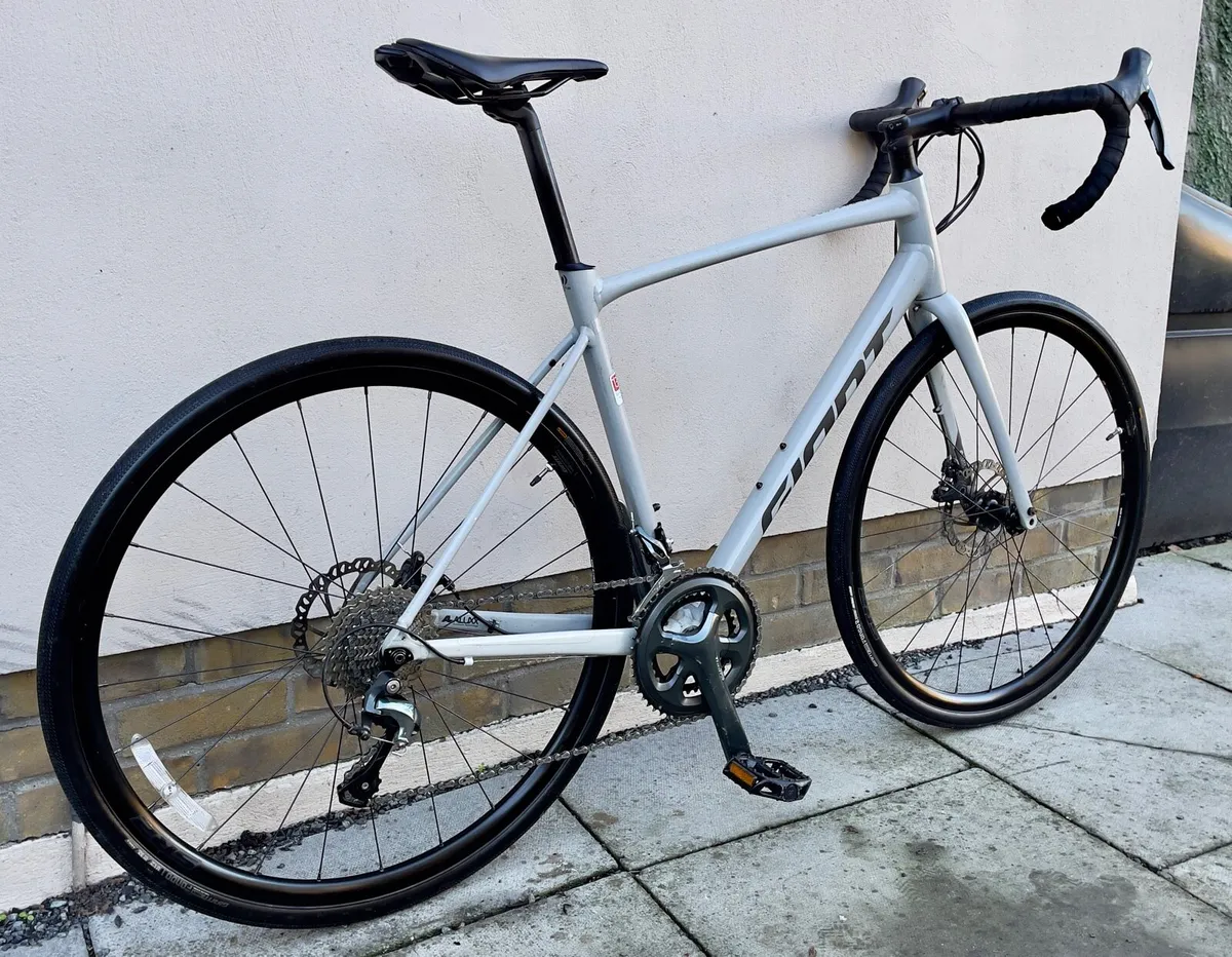 Giant Contend AR 2 Gravel - Size ML - LIKE NEW! - Image 3