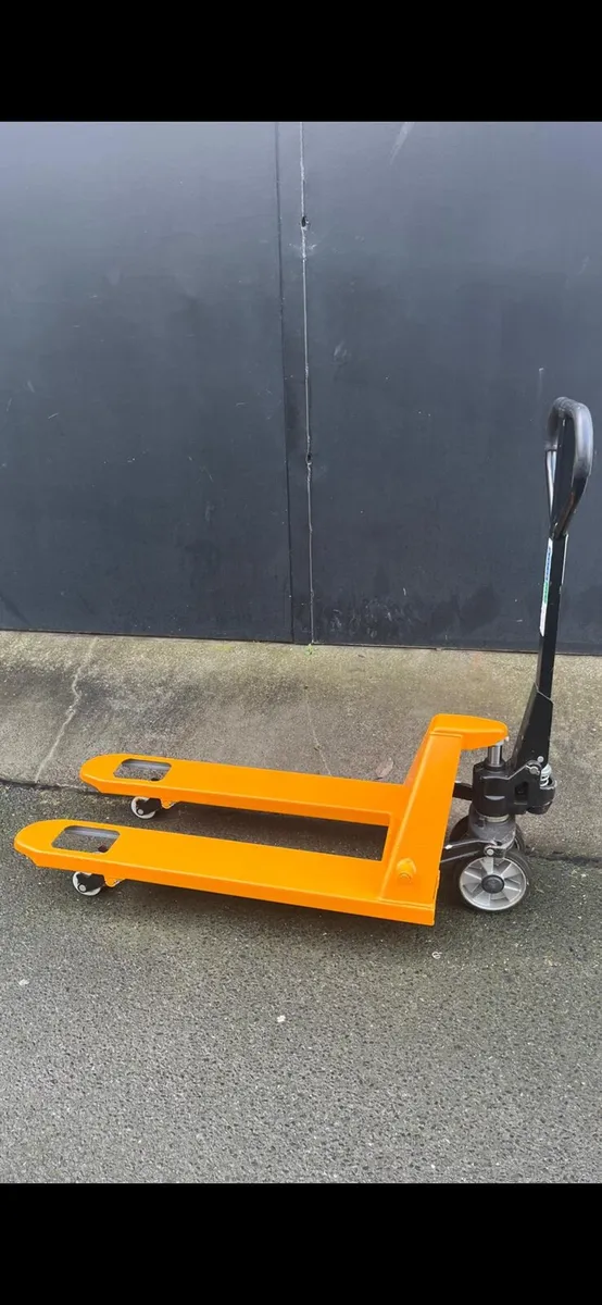 Hand Pallet Truck - Image 1
