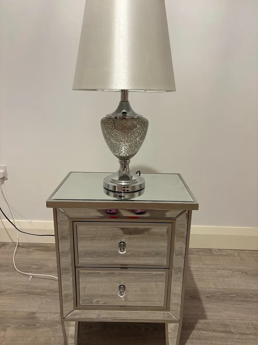 Mirror bedside locker and matching lamp - Image 1