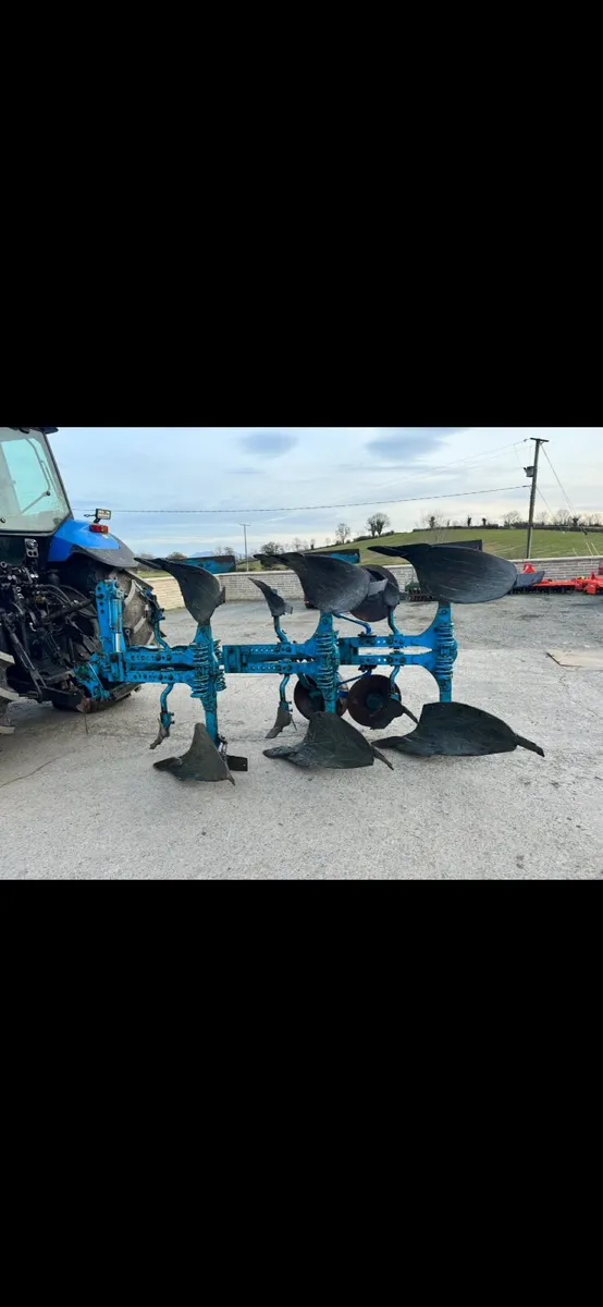 Farm machinery - Image 1