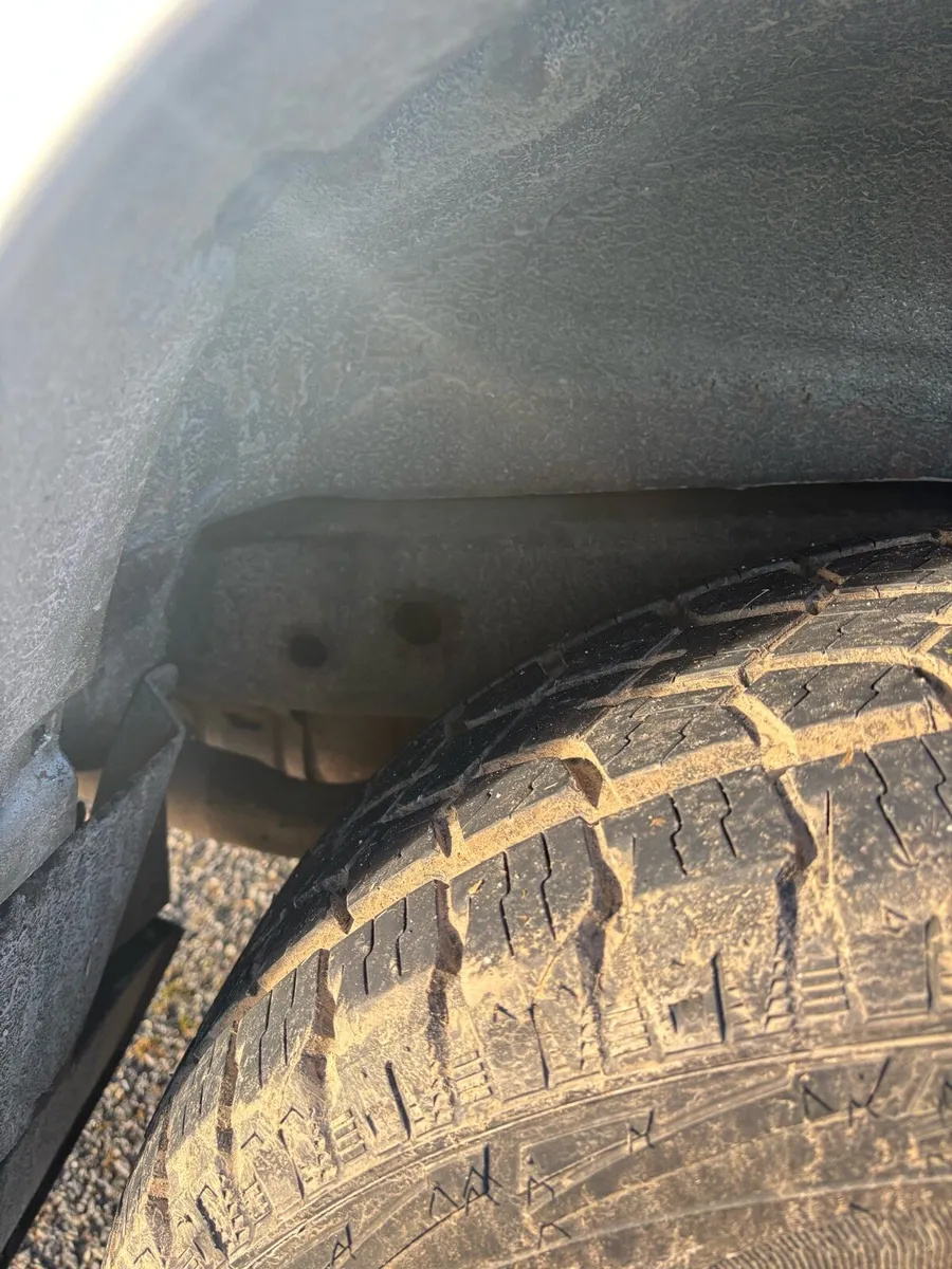 Toyota landcruiser - Image 2