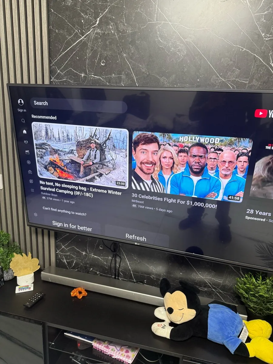 LG 55” 4K Ultra HD smart TV - € 280 - Image 2