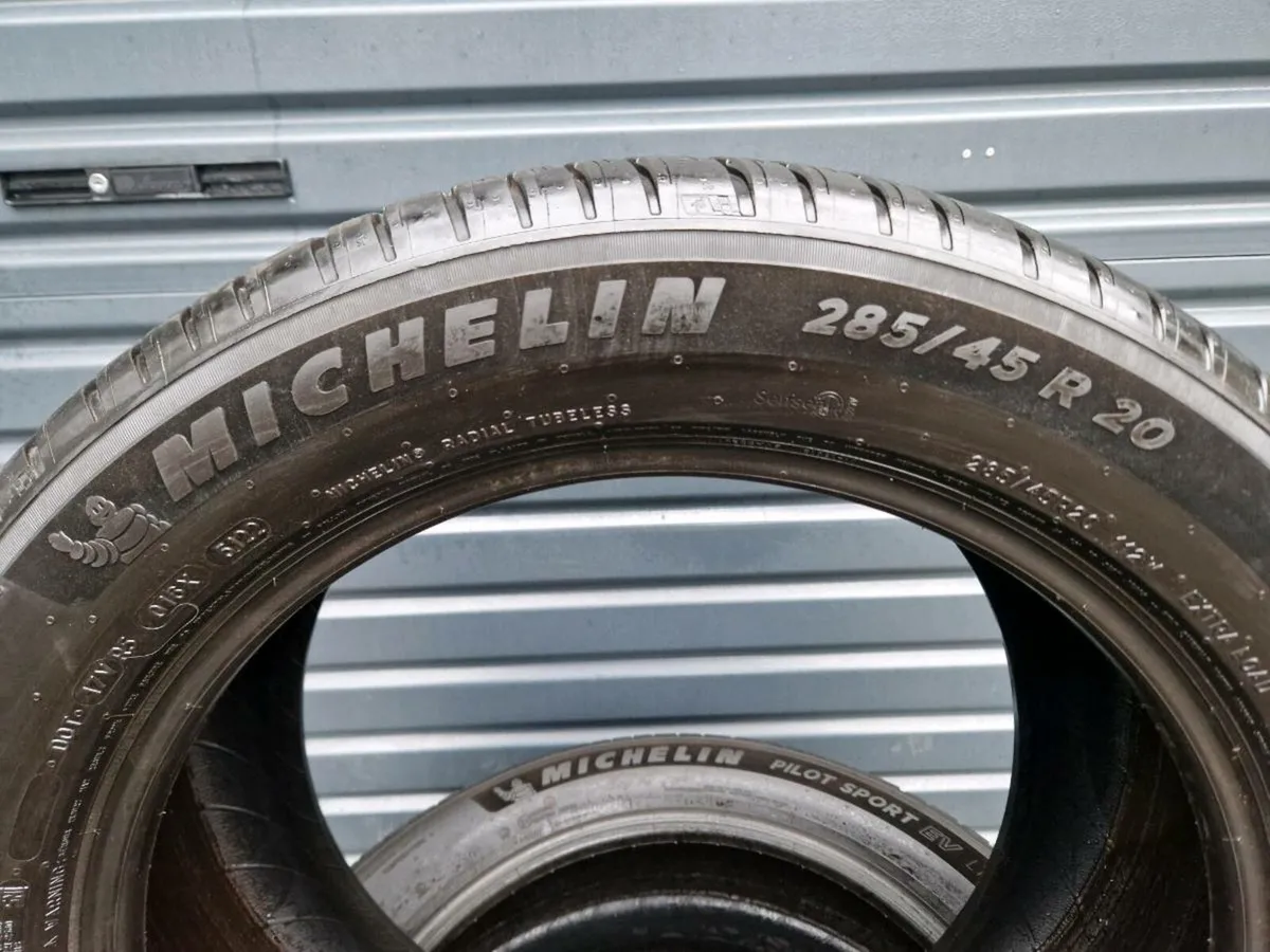 285/45R20 (Audi Q7) Michelin/Continental - Image 3