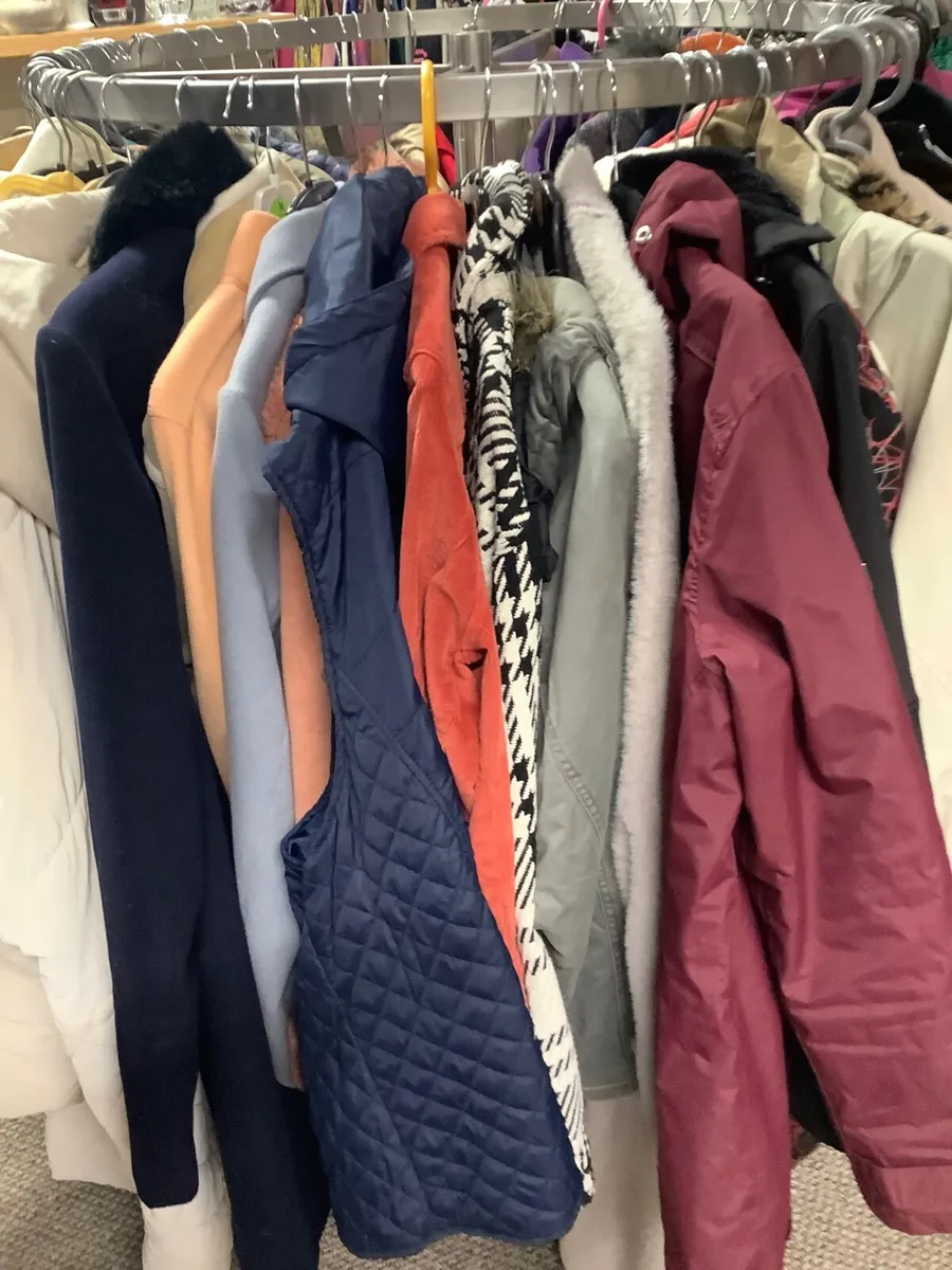 Large amount of ladies clothing - Image 1