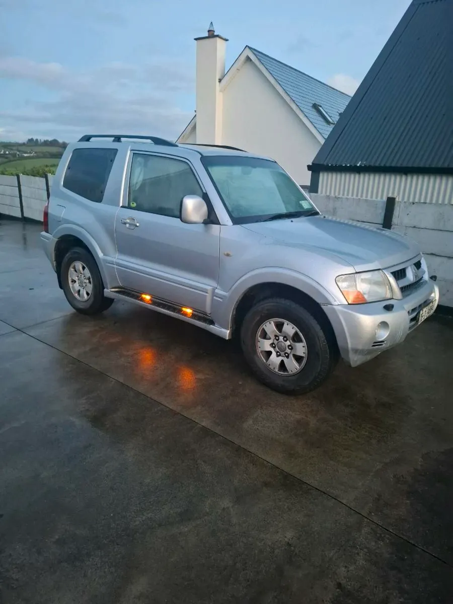 Mitsubishi Pajero - Image 2