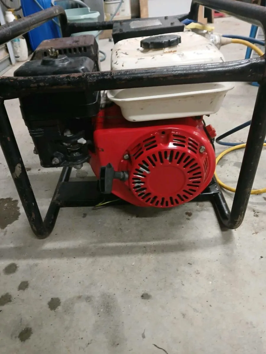 3.4kva Stephill generator 110v&220v outlets - Image 1