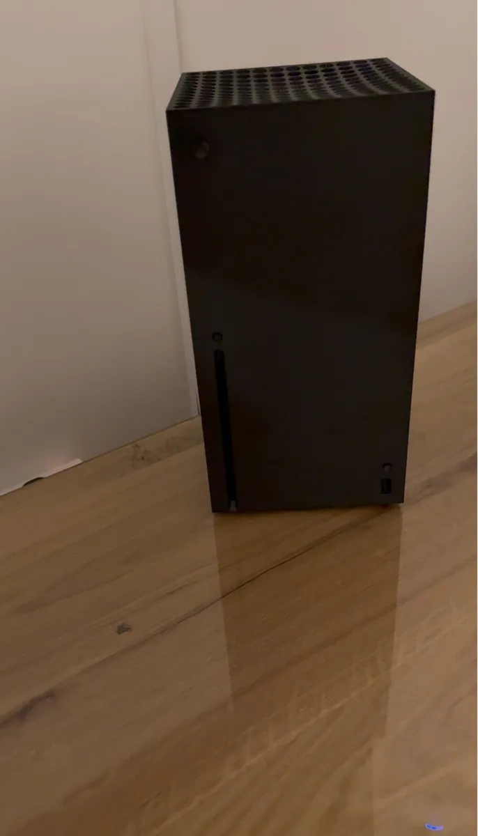 Xbox Series X 1TB with controller