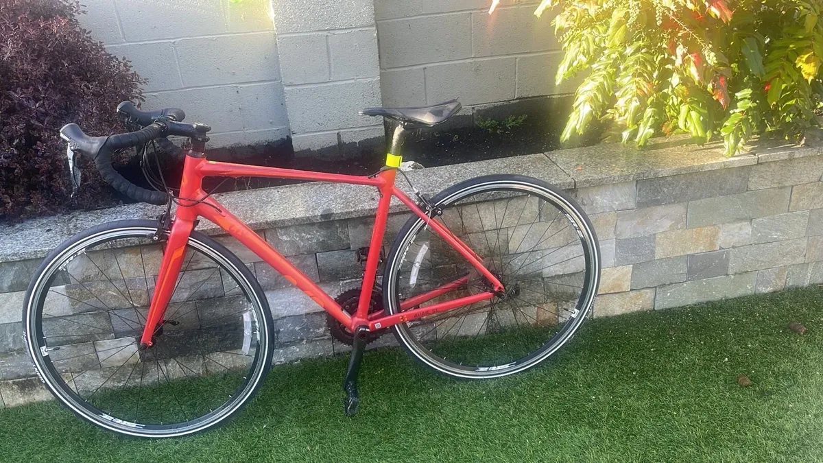 Bicycle- road bike- Avail SL 2-GUK M Mars Red - Image 1