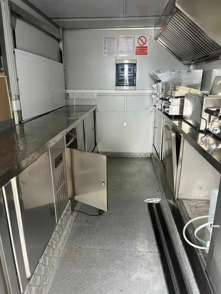 Catering trailer - Image 2