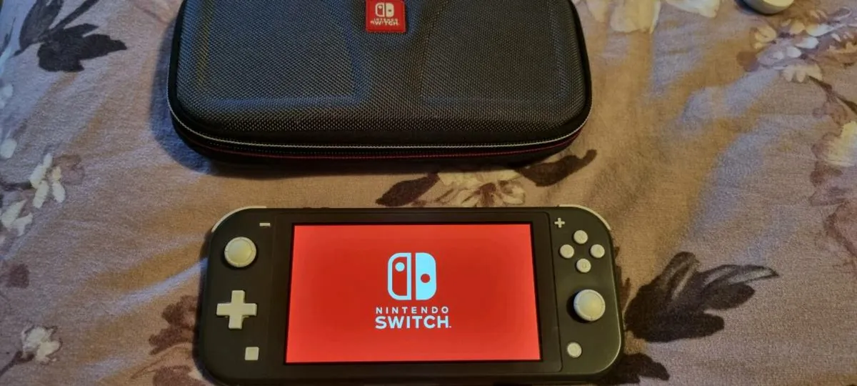 Nintendo Switch Lite - Image 1