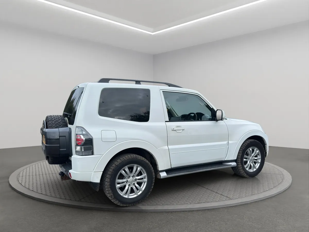 2016 Mitsubishi Shogun Auto - Image 3