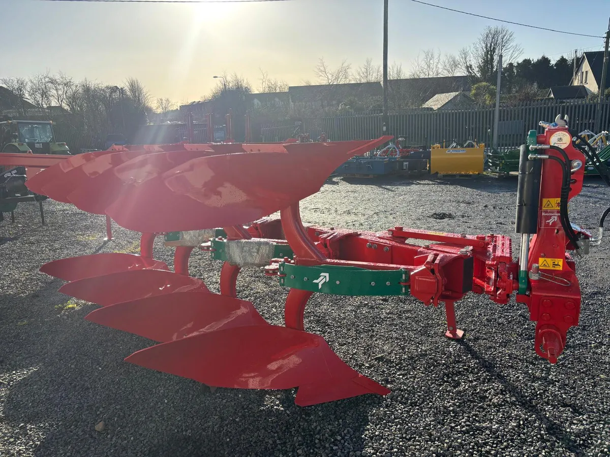 New Kverneland ED 4 Furrow Reversible Plough In - Image 2