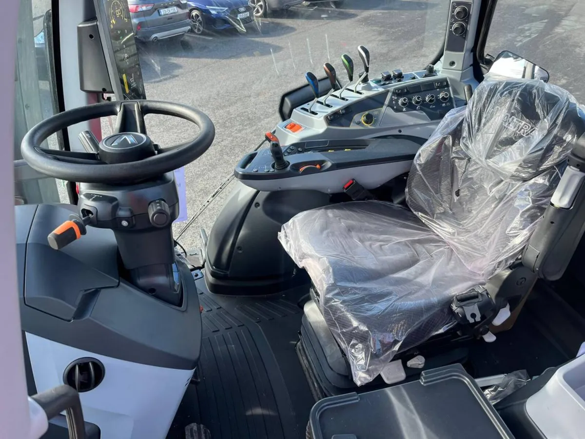 New Valtra T215 & G7S loader! - Image 3