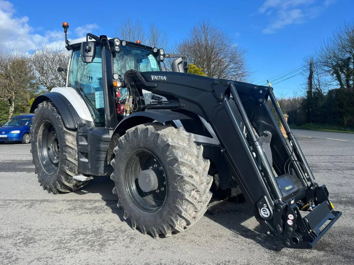 New Valtra T215 & G7S loader! - Image 2