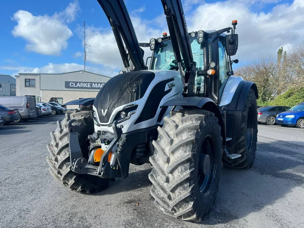 New Valtra T215 & G7S loader! - Image 1