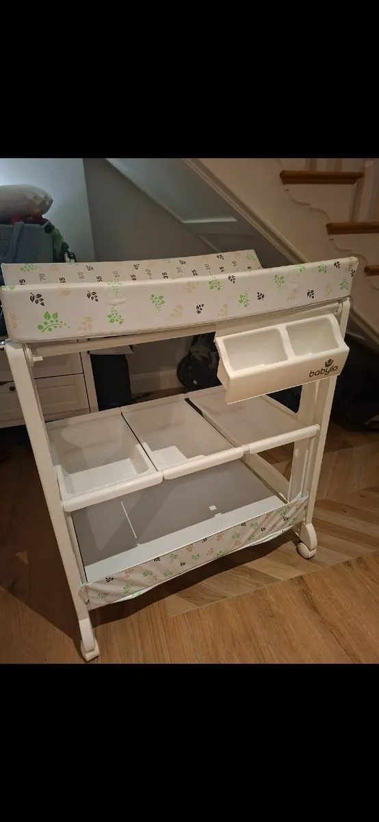 Baby changing unit - Image 1