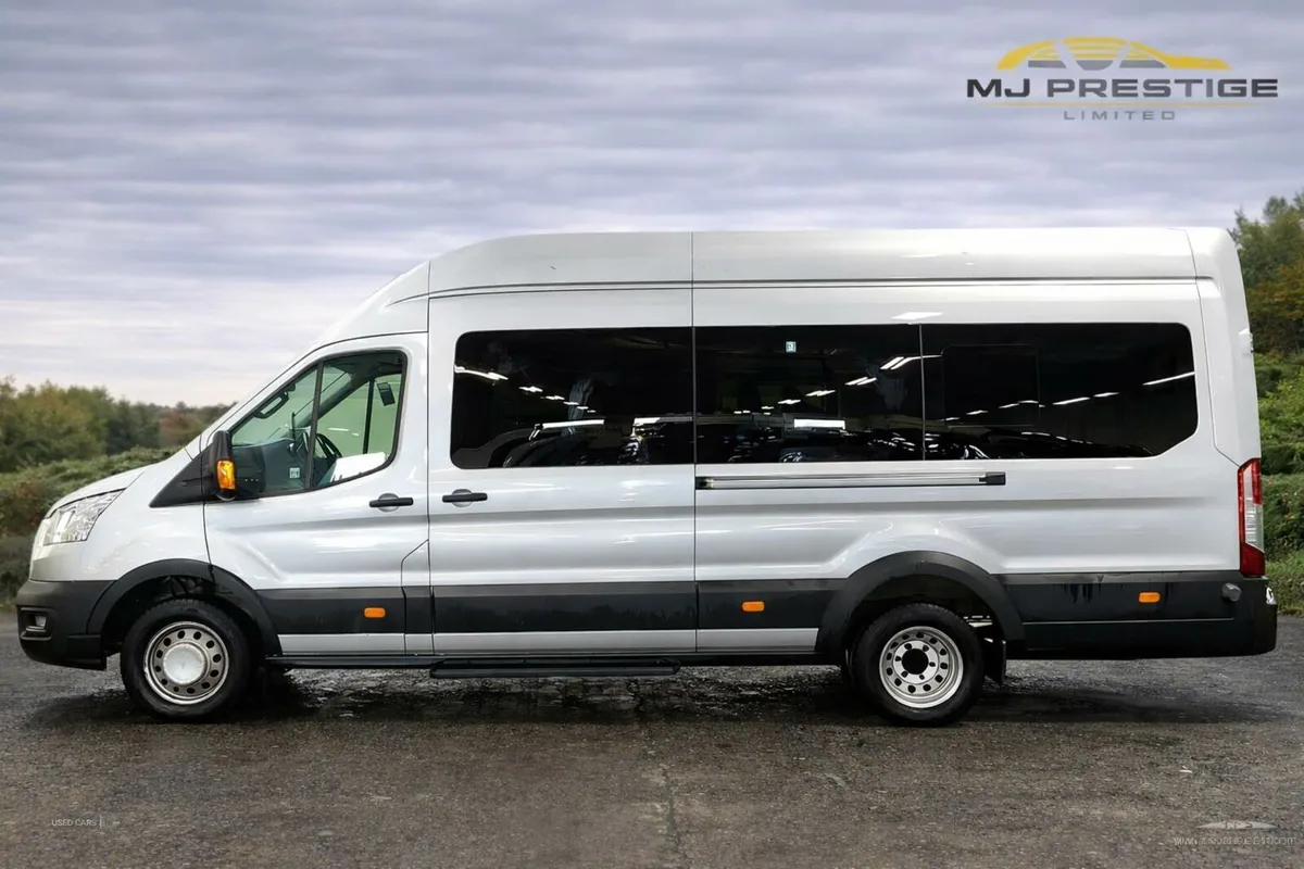 Ford Transit 460 L4 MINIBUS DIESEL RWD - Image 3