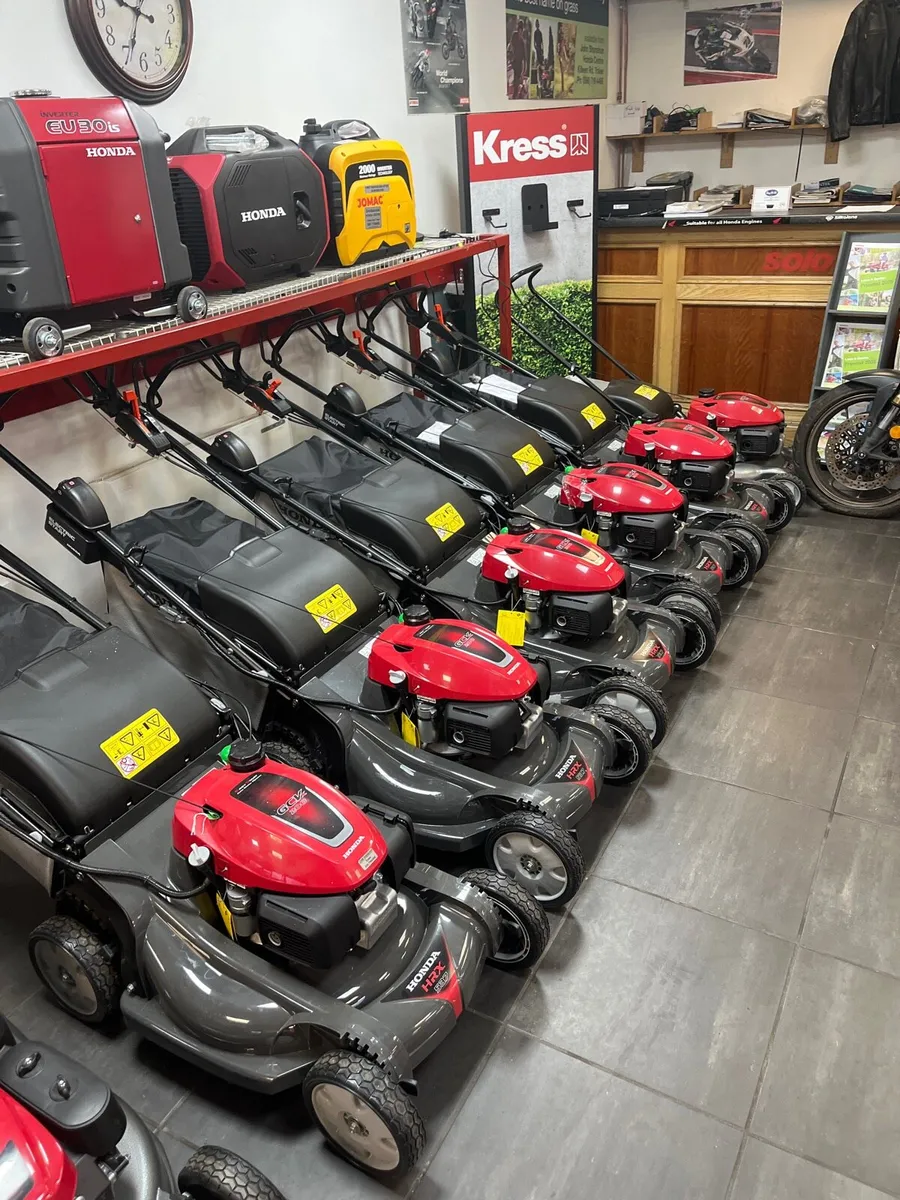 Lawnmowers - Image 4