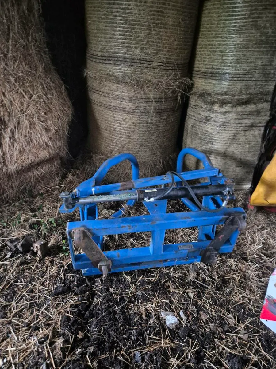 Fleming Bale Handler / Bale Grab – Good Condition - Image 3