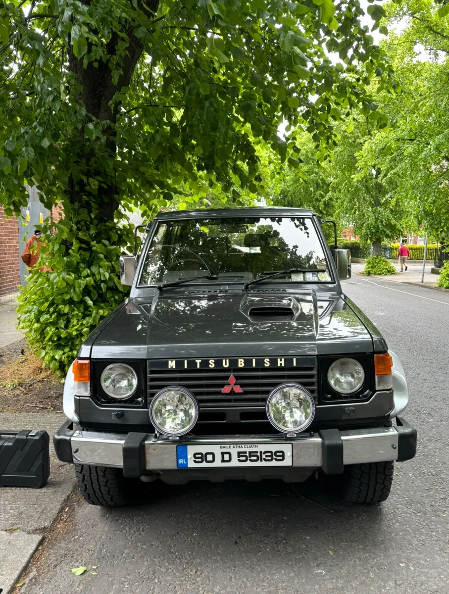 Mitsubishi Pajero Mk1 1990 - Image 3