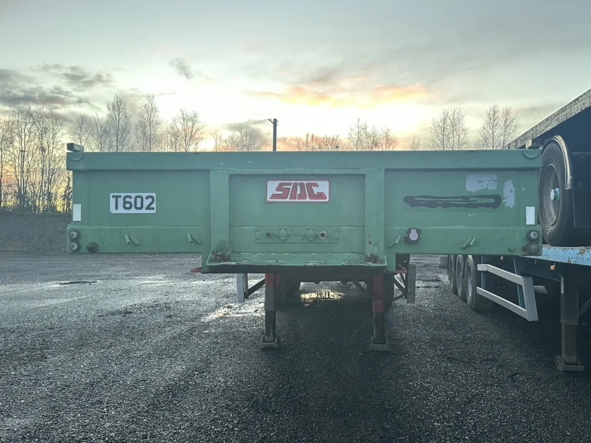 2002 SDC TROMBONE FLATBED TRAILER - Image 2