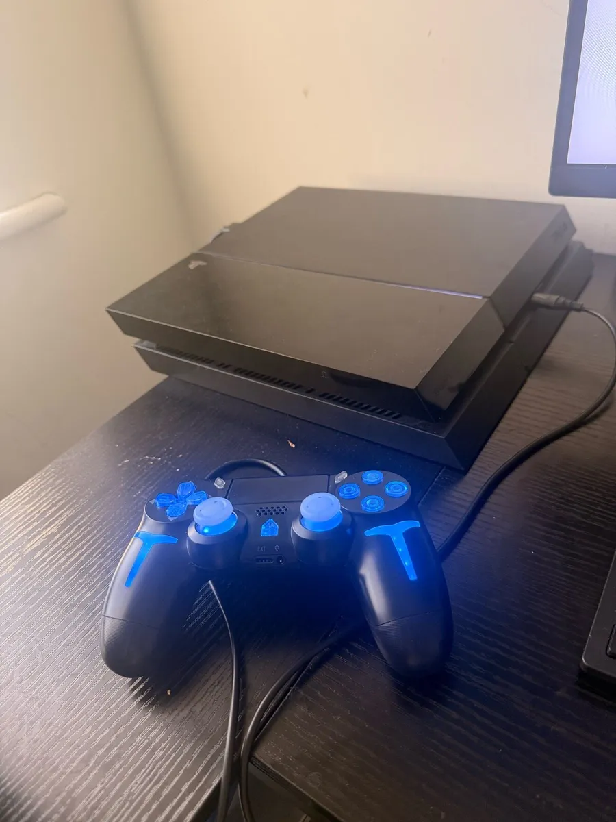 ps4 fat 2TB hdd (9.60) jailbreak and controller 2 - Image 4