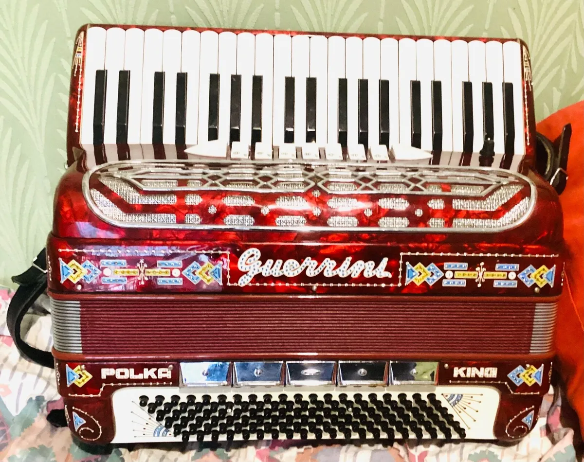 Guerrini Polka King Piano  Accordion - Image 3