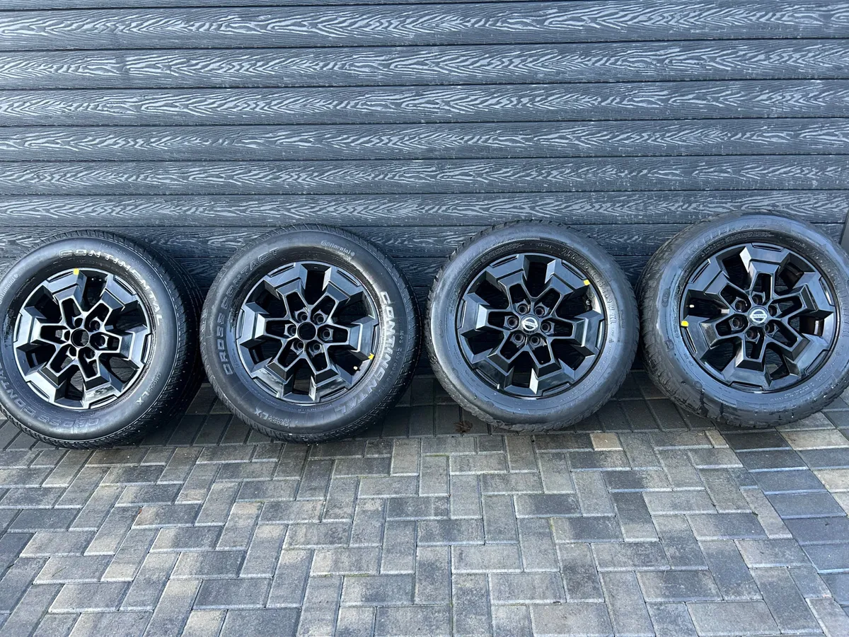 18” GENUINE NISSAN NAVARA ALLOY WHEELS & TYRES - Image 2