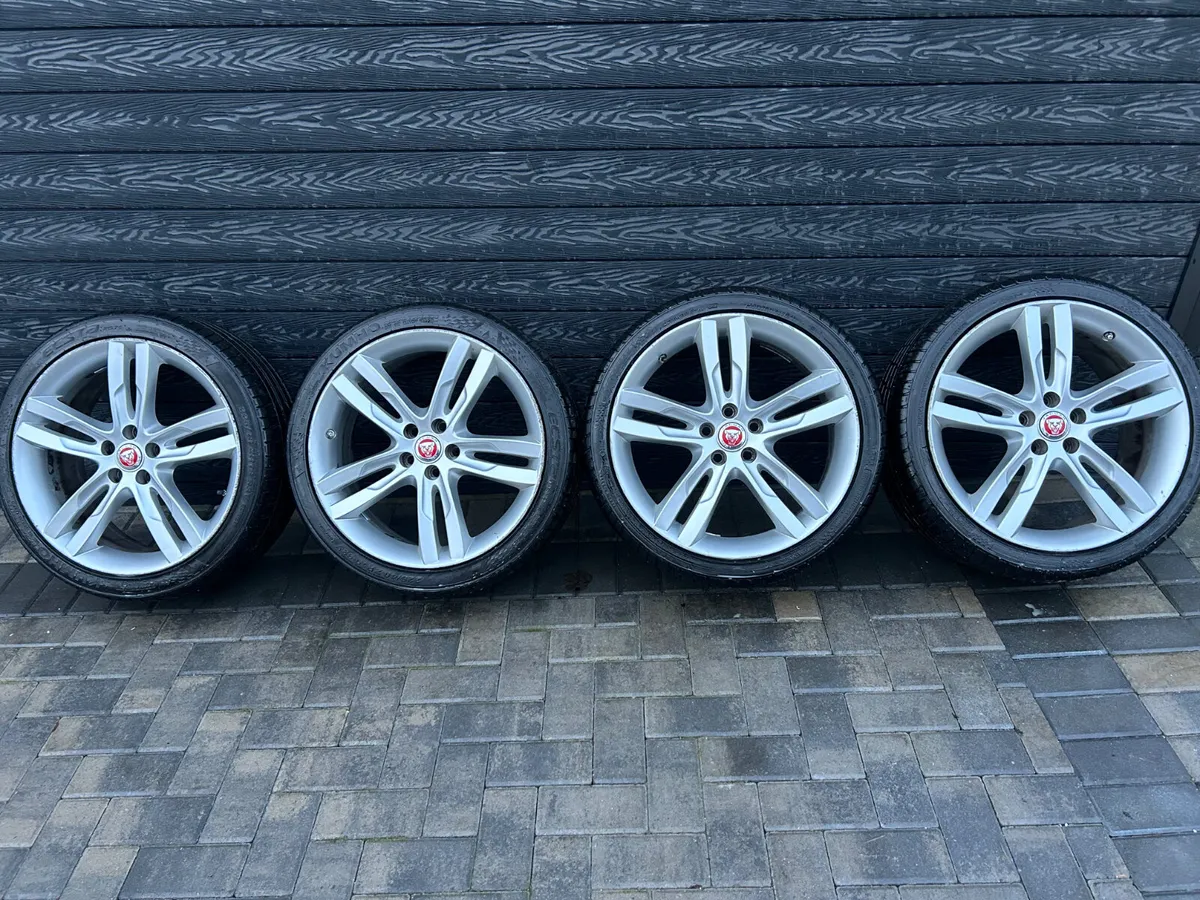 19” GENUINE JAGUAR ALLOY WHEELS & TYRES - Image 2