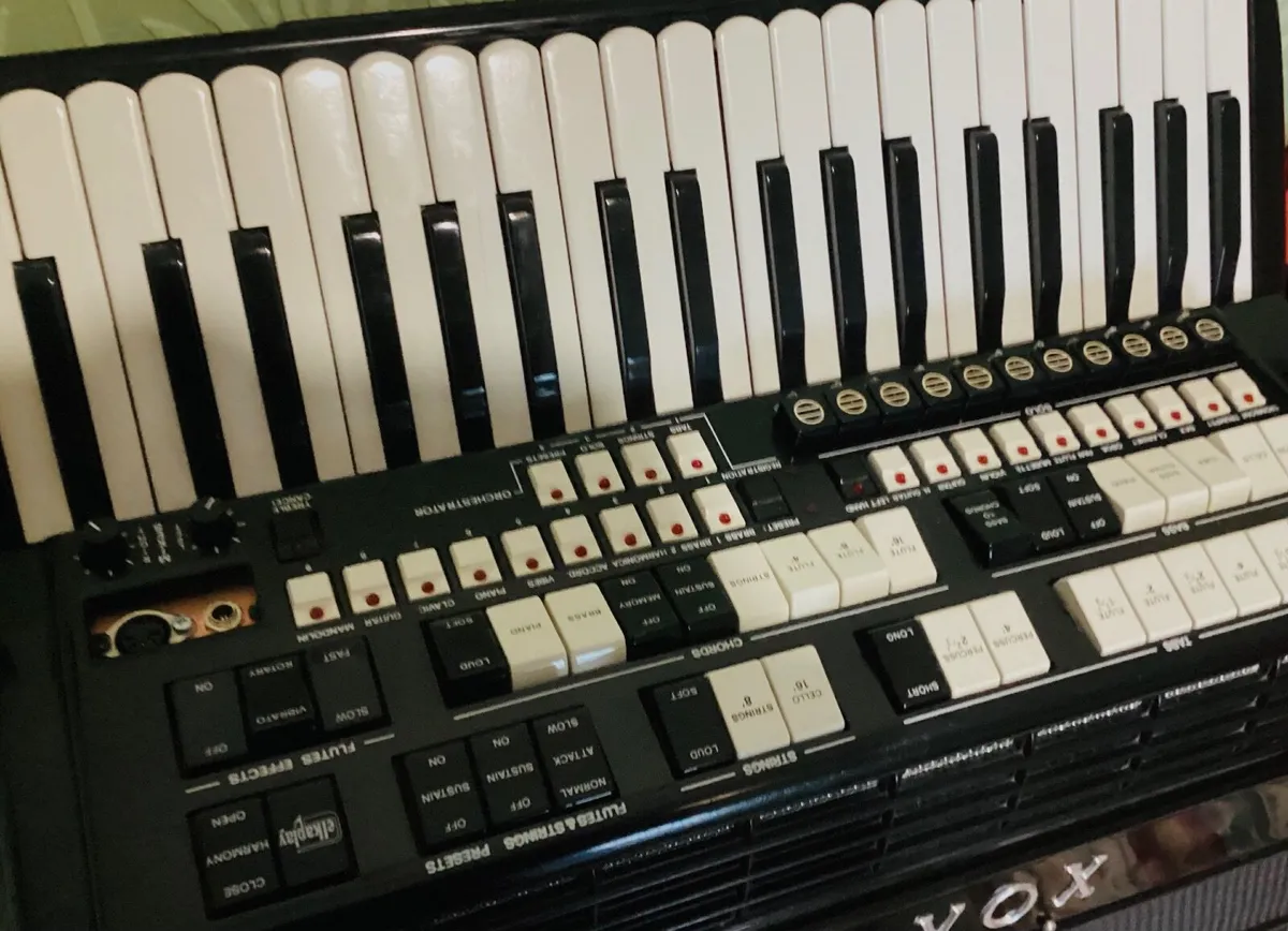 Elkavox 83 Mid Piano Accordion - Image 3
