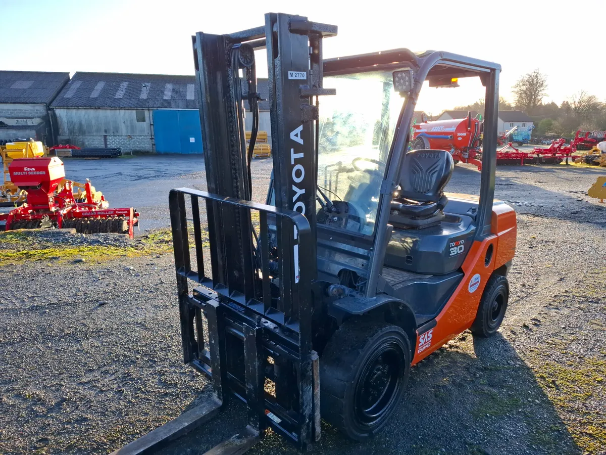 Toyota Forklift - Image 4