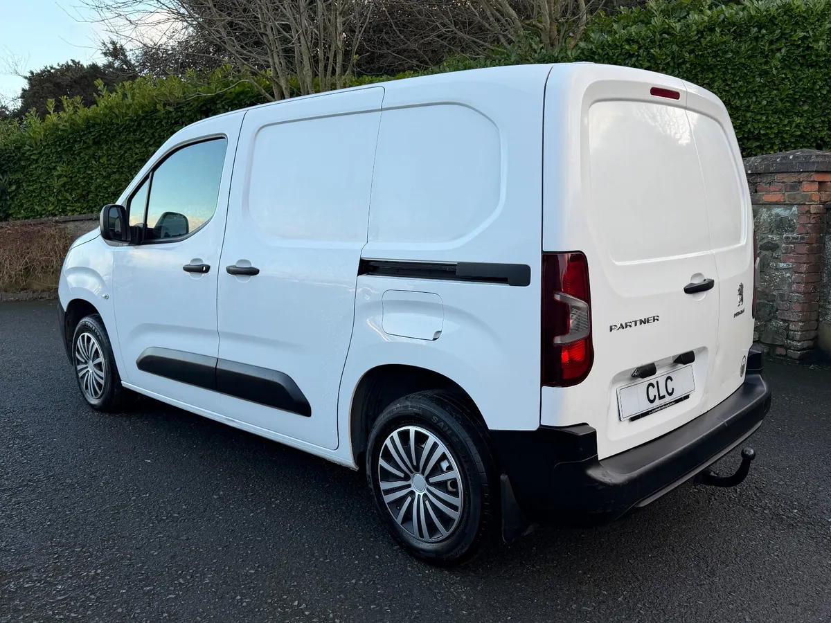 Peugeot Partner 2019 low kms €12,950 NO VAT - Image 3