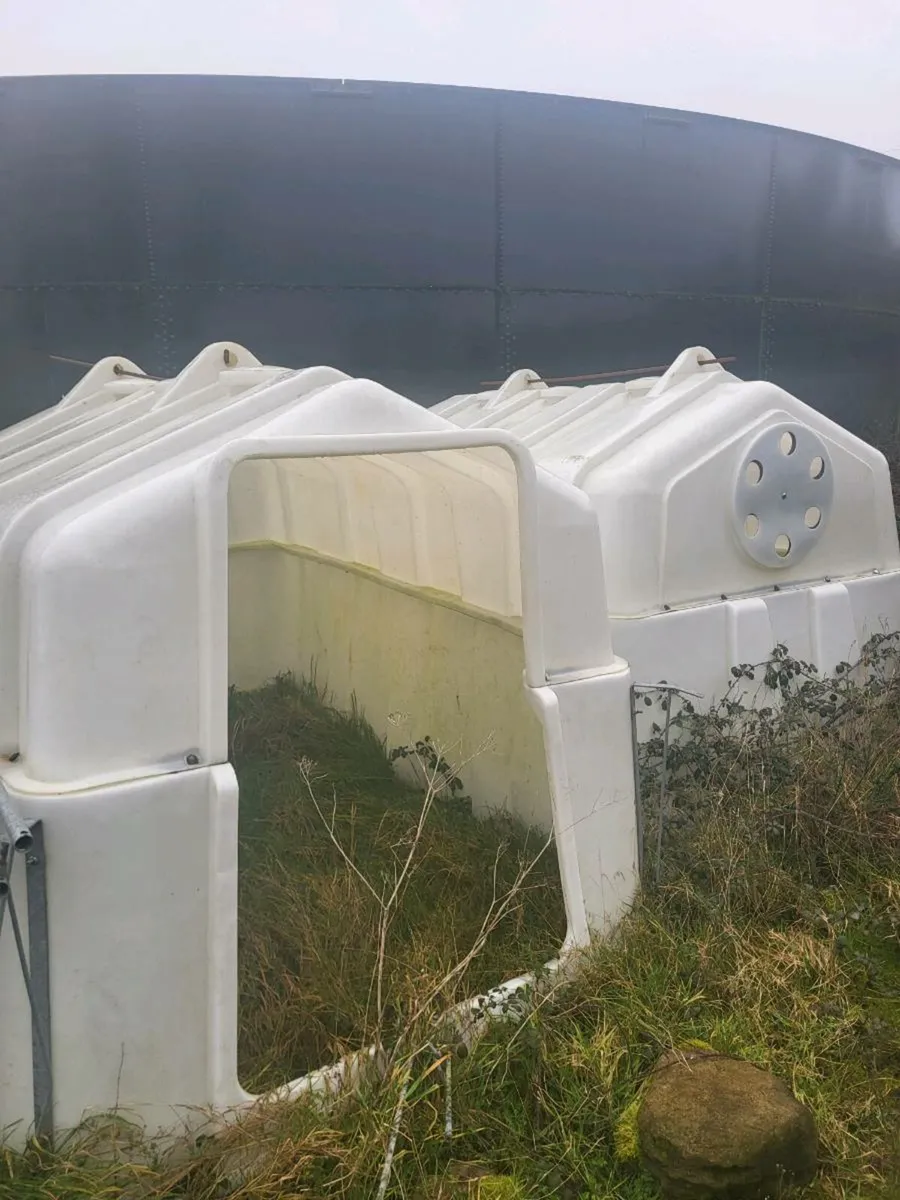 Calf hutchs - Image 2